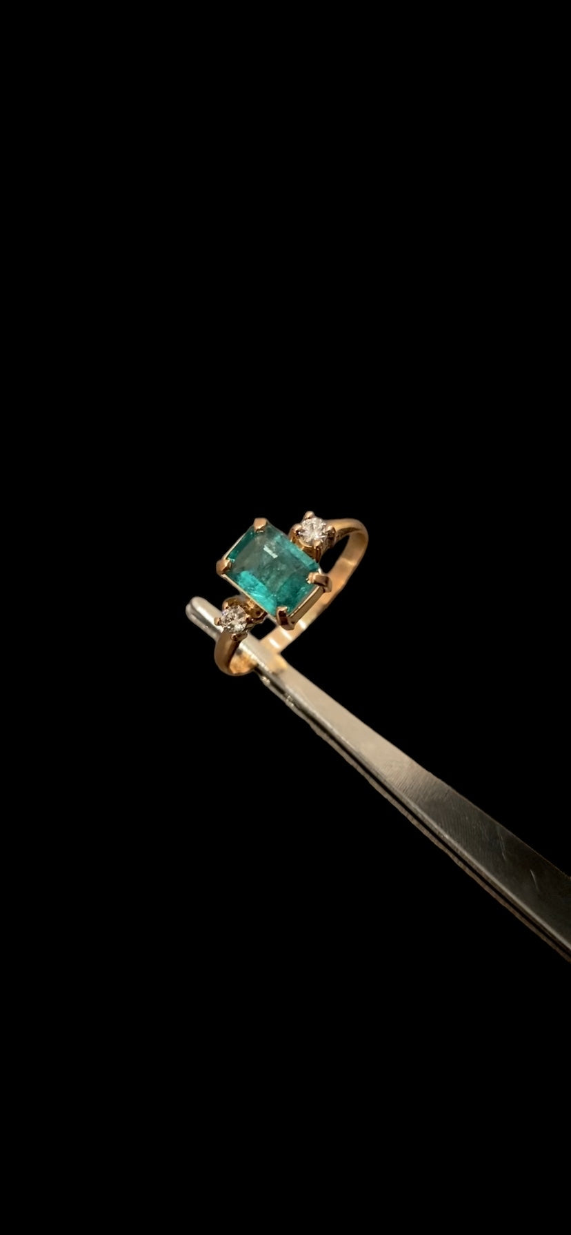 14kt yellow gold Emerald & diamond ring