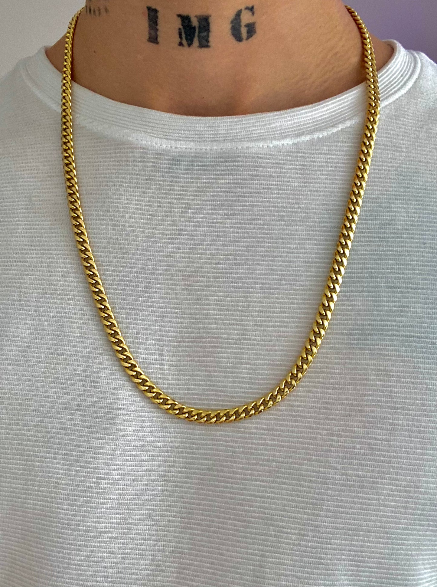 10kt yellow gold Cuban link necklace 6.75mm