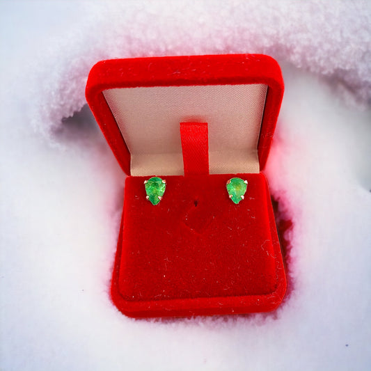 18kt white gold Emerald earrings